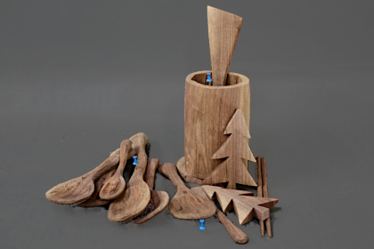 Five carvings from red section nearly finished.